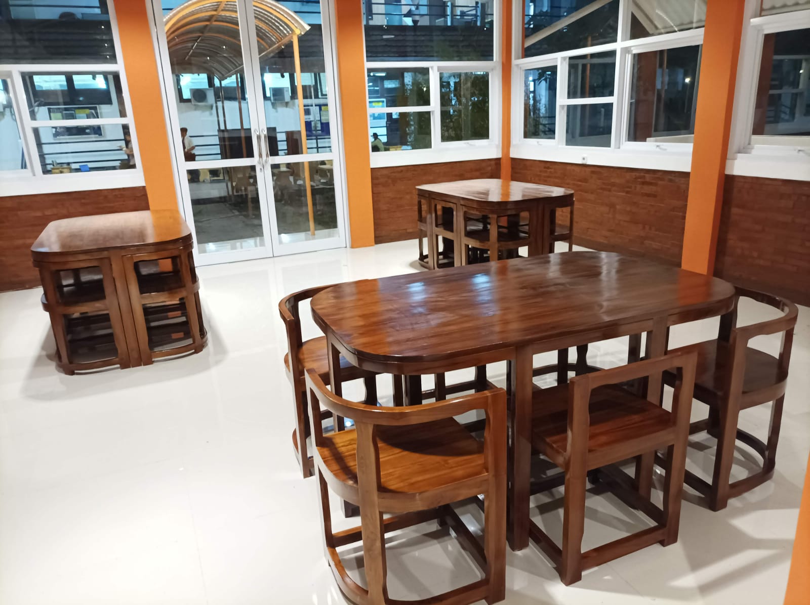 FURNITURE MEJA MAKAN DAN KURSI