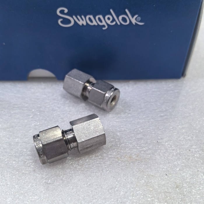 Swagelok SS 316 Tube Fitting, Female Connector 1/4&quot; OD x 3/8&quot; Female ISO Parallel ( gauge ) Thread (SS-400-7-6RG)